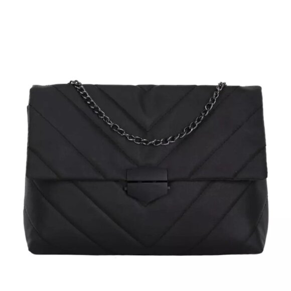 Chic Black Quilted Shoulder Bag - Picture 1 of 2